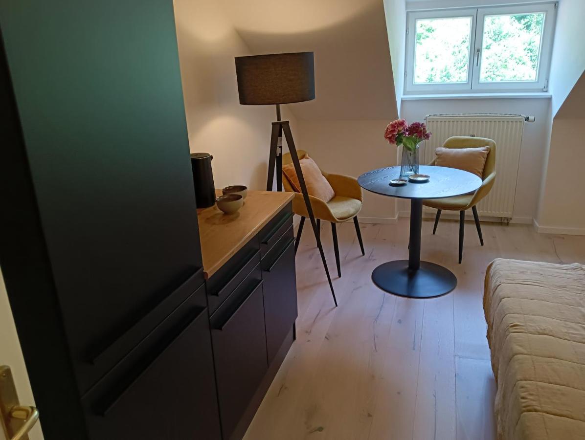 Appartment Schloss-Zeit 아샤우임히엠가우 외부 사진