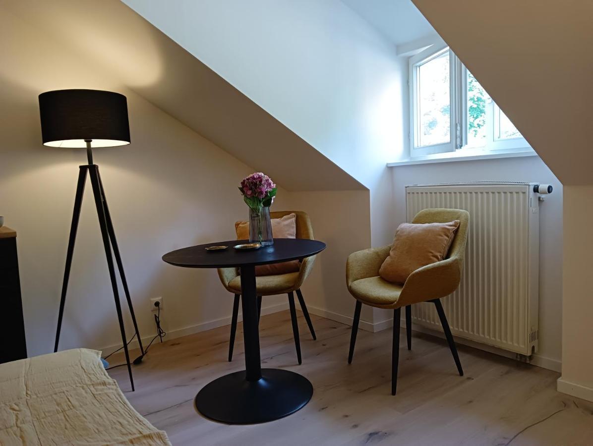 Appartment Schloss-Zeit 아샤우임히엠가우 외부 사진
